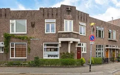Tussenwoning te koop: Amalia van Solmsstraat 12, Oranjebuurt Groningen
