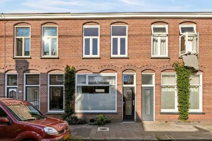 Tussenwoning te koop: Amaliadwarsstraat 9, Rivierenwijk Utrecht
