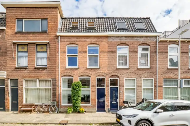 Tussenwoning te koop: Amaliastraat 83, Rivierenwijk Utrecht