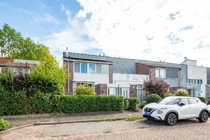 Tussenwoning te koop: Amatist 52, Edelstenenwijk Heerhugowaard