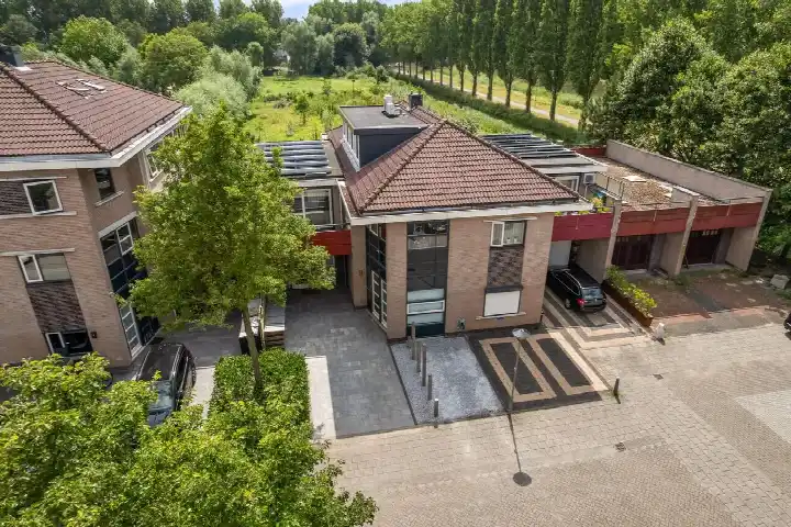 Tussenwoning te koop: Amazone 3, Amazone en omgeving Dordrecht