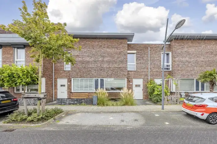 Terraced house for sale: Ambachtslaan 10B, Waterrijk West Assendelft