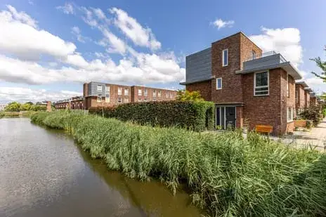 Corner house for sale: Ambachtslaan 42, Waterrijk West Assendelft