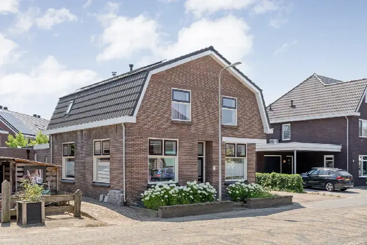 Detached house for sale: Ambachtsstraat 5, Nieuw Heeten Kern Nieuw Heeten