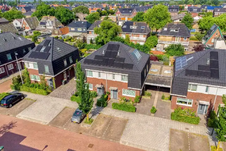 Terraced house for sale: Ambachtsweg 46, Oosterzij Heiloo