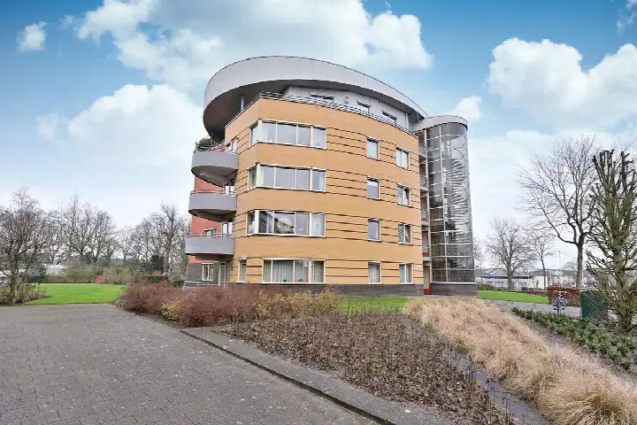 Appartement te koop: Ambonlaan 8, Zenderwijk Huizen