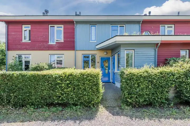 Tussenwoning te koop: Ambt. Dorknoperlaan 3, Stripheldenbuurt Midden- west Almere