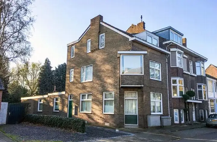 Studio te huur: Ambyerstraat Zuid 70B, Scharn Maastricht
