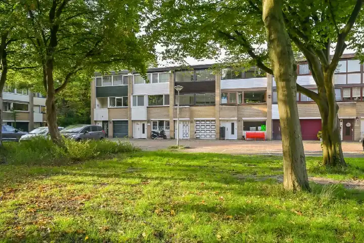 Tussenwoning te koop: Amerbos 25, Buikslotermeer-Noord Amsterdam