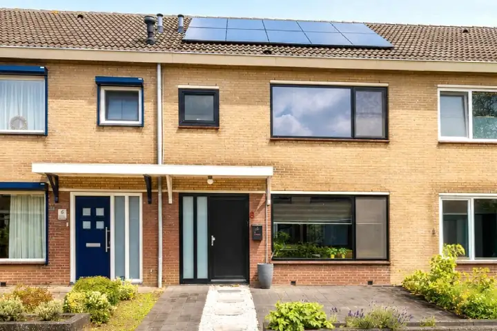Tussenwoning te koop: Ampèrestraat 8, Serlippenspolder Terneuzen
