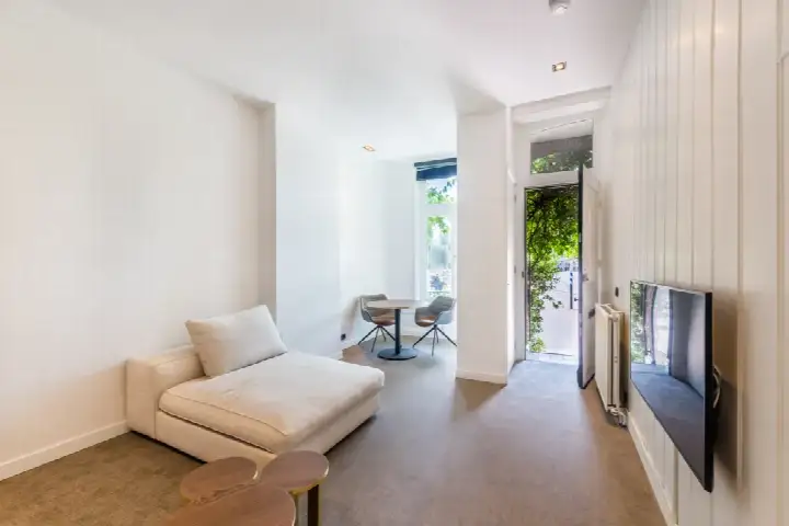 Studio te huur: amstel 33A, Waterloopleinbuurt Amsterdam