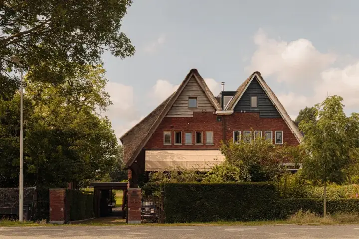 Twee-onder-één-kap te koop: Amsteldijk Noord 105, Middelpolder Amstelveen