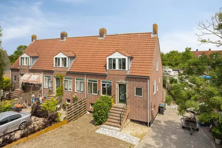 Hoekwoning te koop: Amsteldijk-Noord 97, Bedrijventerrein Uithoorn