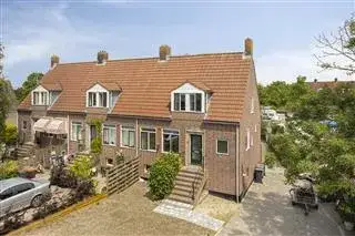 Hoekwoning te koop: Amsteldijk-Noord 97, Bedrijventerrein Uithoorn
