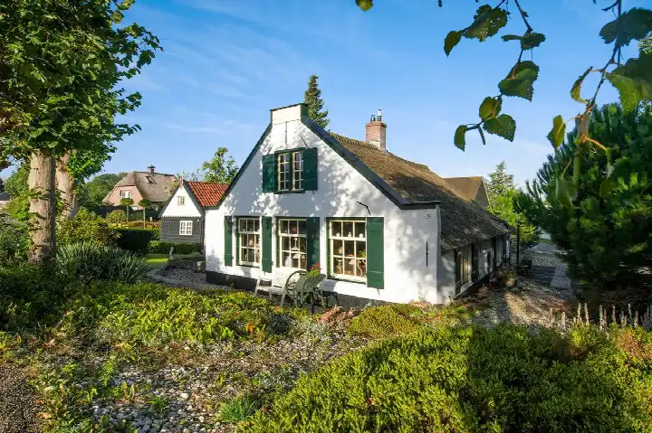 Vrijstaande woning te koop: Amsteldijk Zuid 74, Nes aan de Amstel Amstelveen