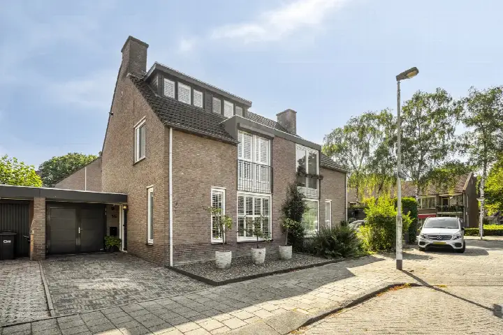 Tussenwoning te koop: Amstelstraat 15, Kerkdorp Acht Eindhoven