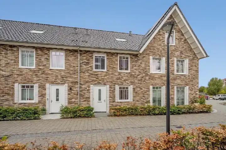 Tussenwoning te koop: Amstelstroom 73, Stromenbuurt-Noord Zoetermeer