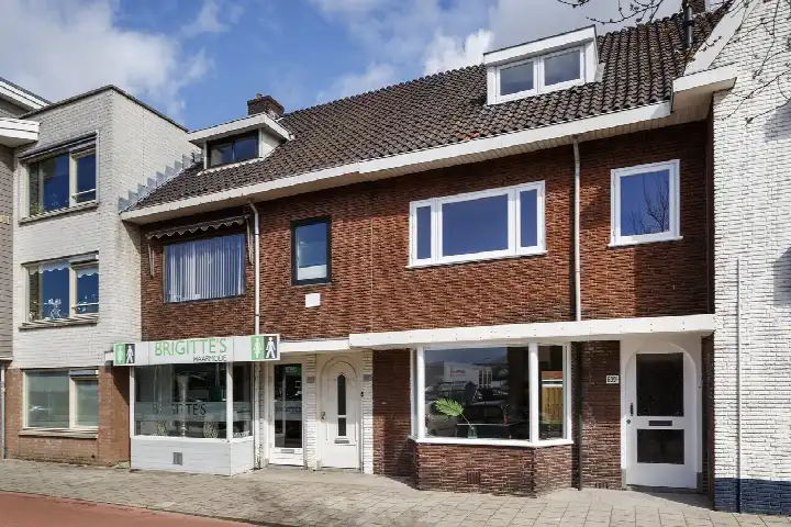 Tussenwoning te koop: Amsterdamsestraatweg 699C, Prins Bernhardplein en omgeving Utrecht