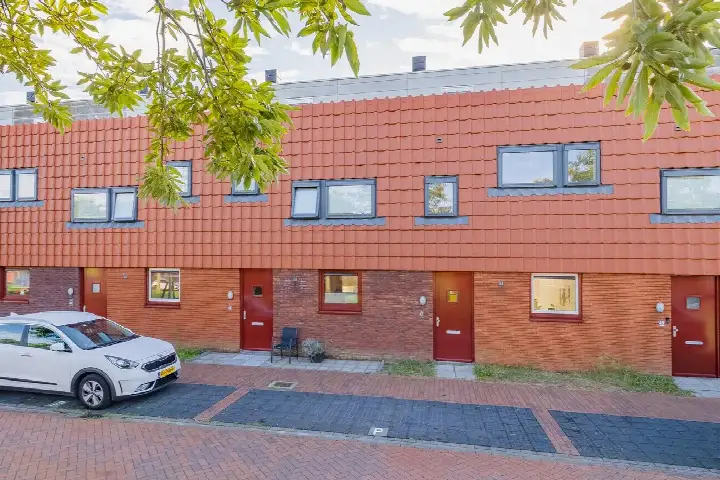 Terraced house for sale: Andromedastraat 47, Nuovaweg Alphen Aan Den Rijn