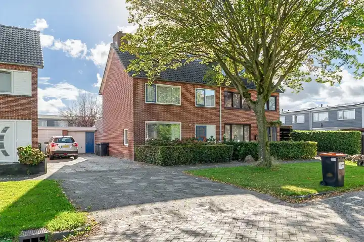 Tussenwoning te koop: Anemoonstraat 40, Zuid Hoogeveen