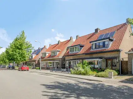 Twee-onder-één-kap te koop: Anjelierstraat 48, Goes-Oost Goes
