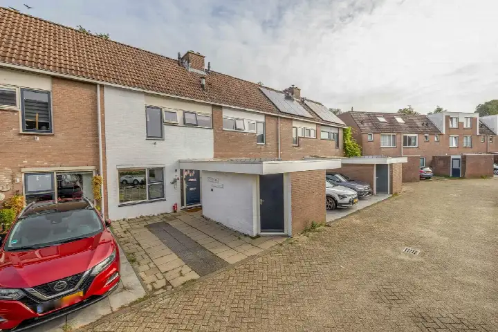 Terraced house for sale: Anjeliertuin 18, Tuinenbuurt Zoetermeer