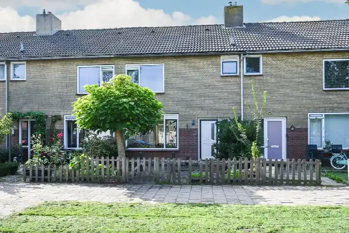 Tussenwoning te koop: Anjerlaan 61, Meerwijk De Kwakel