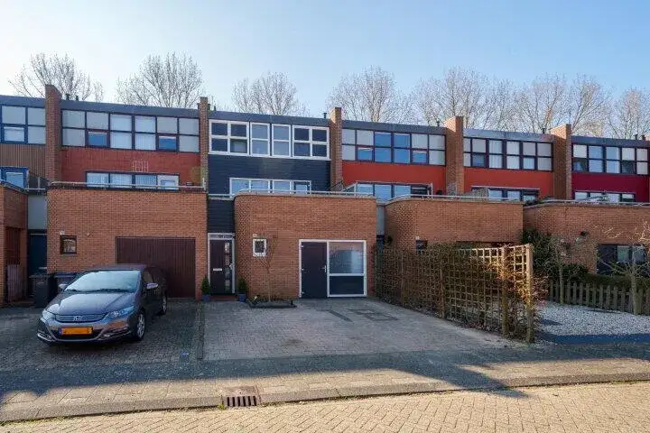 Tussenwoning te koop: Anjerstraat 18, Bloemenbuurt Zuid Almere