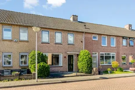 Tussenwoning te koop: Anjerstraat 32, Steenbergen-Zuid Steenbergen (Nb)