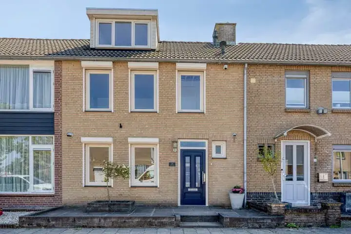 Tussenwoning te koop: Anjerstraat 36, Steenbergen-Zuid Steenbergen (Nb)