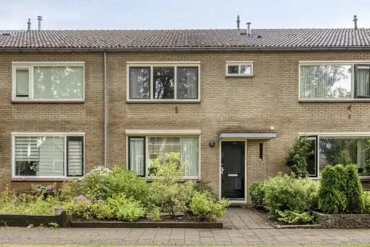 Tussenwoning te koop: Anna Bijnsstraat 7, Zwavertshoek Hengelo