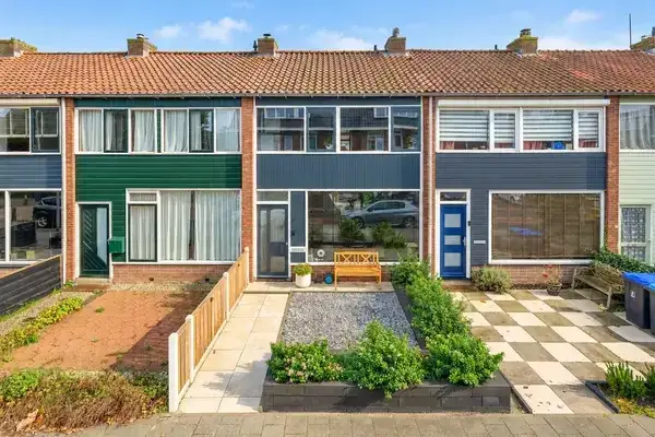 Tussenwoning te koop: Anna-Hoevestraat 19, Rugge Brielle