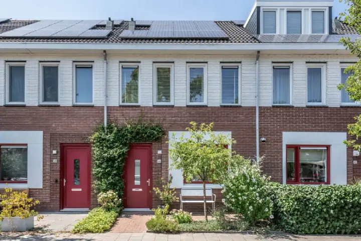 Tussenwoning te koop: Anna Kaulbachstraat 44, Van Zeggelenbuurt Haarlem