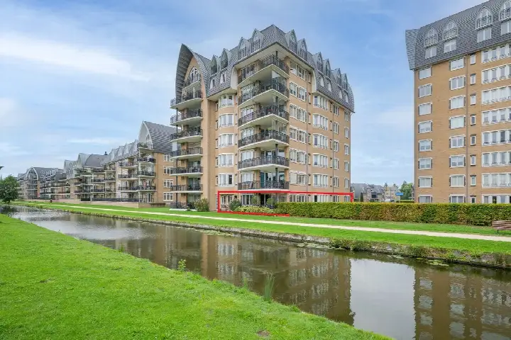 Appartement te koop: Annie M.G. Schmidtlaan 370, Krimwijk Voorschoten