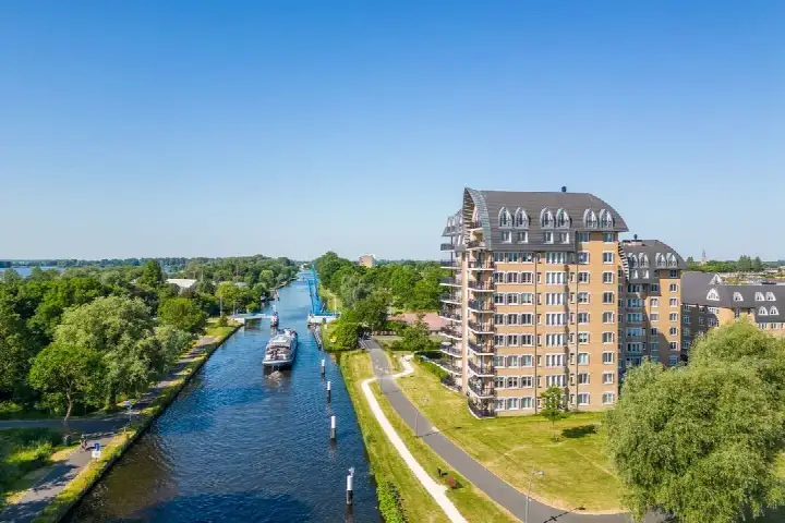 Appartement te koop: Annie M.G. Schmidtlaan 418, Krimwijk Voorschoten