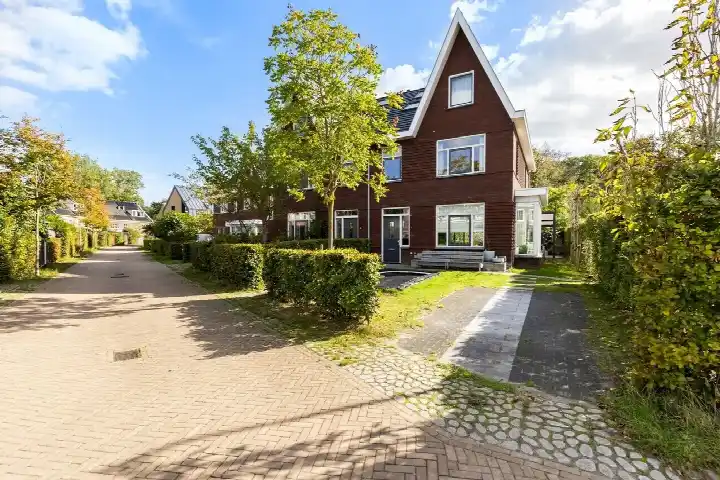 Twee-onder-één-kap te koop: Annie M.G. Schmidtstraat 2, Anna's Hoeve Hilversum