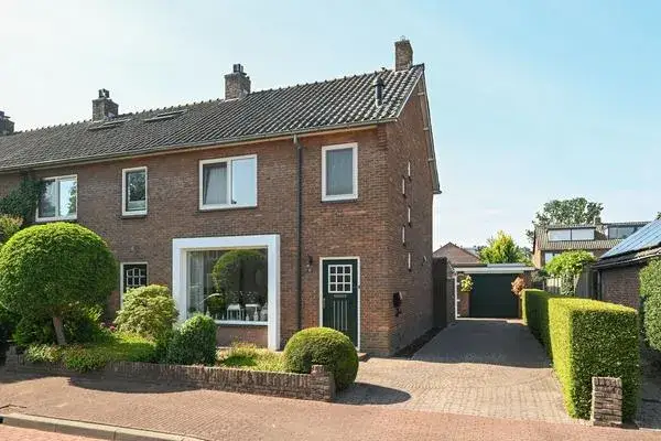 Corner house for sale: Antennestraat 30, Zenderwijk Huizen