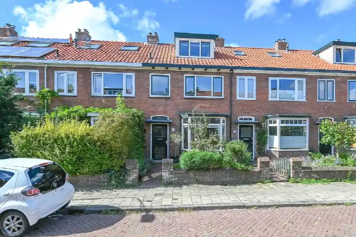 Tussenwoning te koop: Antonides van der Goesstraat 31, Roemer Visscherbuurt Haarlem
