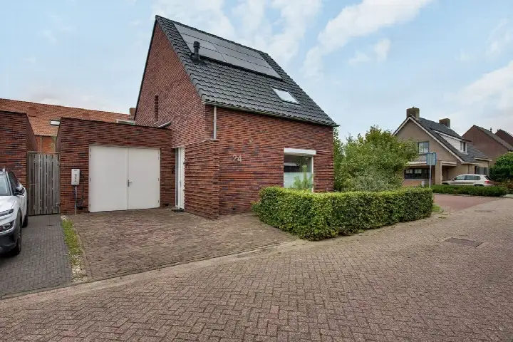Vrijstaande woning te koop: Antoniusstraat 24, Biest-Houtakker Biest-Houtakker