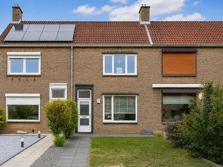 Tussenwoning te koop: Antoniusstraat 42, Oud-Geleen en Haesselderveld Geleen