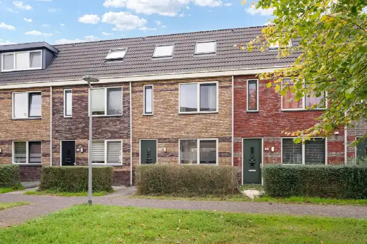 Tussenwoning te koop: Anubisplantsoen 15, Homeruskwartier Zuid Almere