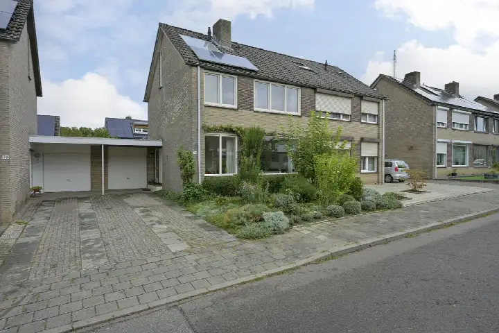 Tussenwoning te koop: Apollohof 76, Daalhof Maastricht