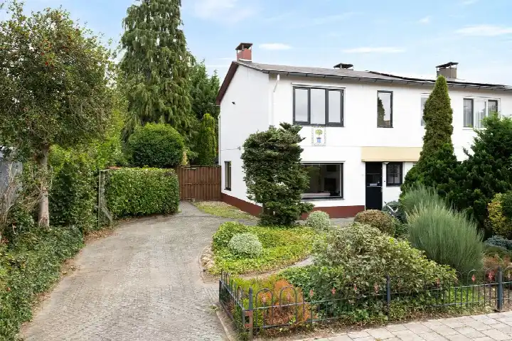 Twee-onder-één-kap te koop: Apollostraat 7, Rheden Rheden