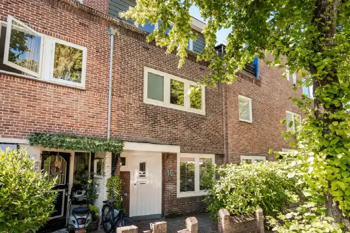 Tussenwoning te koop: Archipelstraat 16, Weltevredenbuurt Haarlem