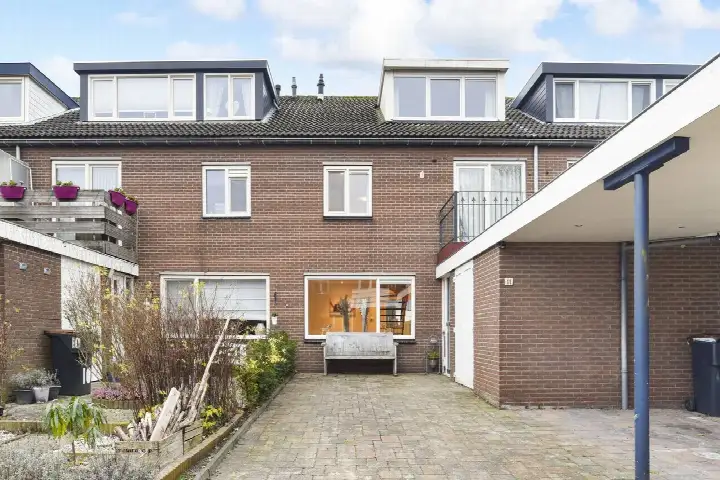 Tussenwoning te koop: Arem 11, Nieuw-Vennep Linquenda Nieuw-Vennep
