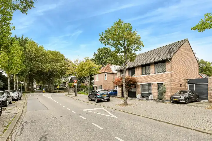 Terraced house for sale: Arenberglaan 272, Gageldonk Breda