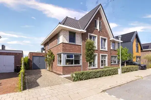 Twee-onder-één-kap te koop: Arent van Gentlaan 26, Heerenweide Spanbroek