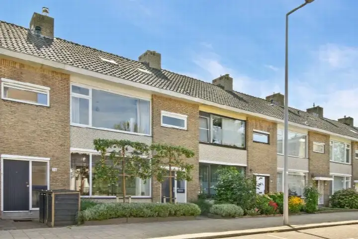 Terraced house for sale: Arent van 's-Gravesandestraat 78, Het Lage Land Rotterdam