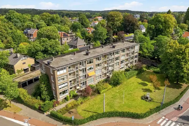 Appartement te koop: Arnhemsestraatweg 56, Velp-Noord boven spoorlijn Velp (Ge)