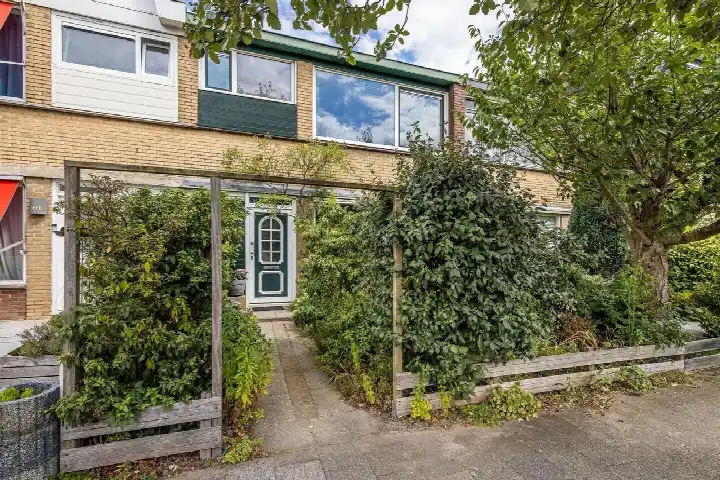 Tussenwoning te koop: Arnodreef 24, Taag- en Rubicondreef en omgeving Utrecht
